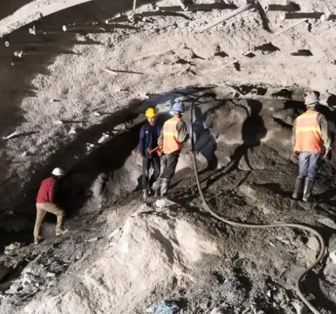 绥化拱顶带模注浆料的施工流程及注意事项